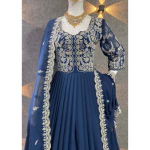 Vestido Anarkali de Diseñador con Hermosa Dupatta, Talla XL, Poliéster, para Fiestas - Product Image 2