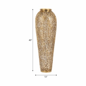 Vase en aluminium de conception moderne avec un design ajouré complexe, pour la décoration de la maison, offrant des options de personnalisation. - Product Image 4