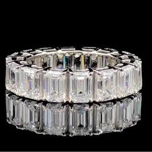 Anillo de Boda de Diamantes Cultivados en Laboratorio de 8 CTW, Corte Esmeralda, Certificado SGL, Eternidad Completa - Product Image 2