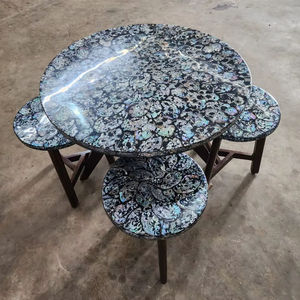 Mesa de Comedor y Sillas de Madera Maciza Hechas a Mano para 4 Personas con Superficie de Resina para Interiores, Terraza y Sala de Estar - Product Image 1