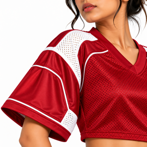 Maillot de football court en mesh bordeaux et blanc pour femme, col en V, passepoil contrastant, manches courtes, vêtements de sport personnalisés, vente en gros OEM - Product Image 4