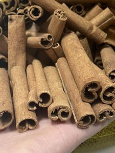 Canela Cassia en Barra Seca, Cruda, en Forma de Espiral, Especias de Hierbas Individuales, Alto Contenido de Aceite, Origen Yen Bai, Vietnam - Product Image 2