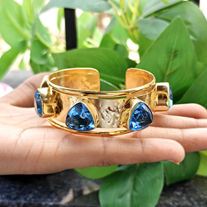 Bold statement jewelry trillion cut swiss blue quartz <b>adjustable</b> <b>bracelet</b> 18k gold plated hammered texture open cuff <b>bracelets</b> - Product Image 3