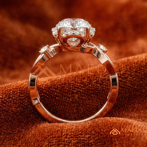 แหวนหมั้นทองคำขาว 14K/18K ทรงกลมประดับเพชรแบบ Halo พร้อมดีไซน์ลายเถาวัลย์และใบไม้ประดับด้านข้าง |   แหวนเจ้าสาวสุดโรแมนติกสำหรับผู้หญิง - Product Image 3