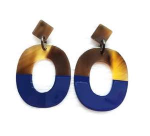 Boucles d'oreilles en résine faites à la main avec couleurs et styles personnalisables pour une mode sur mesure chez Low Coast By HF CRAFTS - Product Image 2