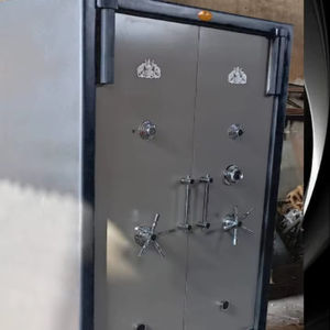 Casier en acier sur mesure à usage commercial, armoire de rangement de sécurité robuste, fournisseur industriel - Product Image 1