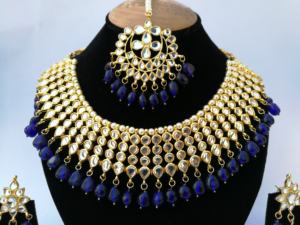 Collar clásico indio, conjunto de joyería para compromiso, aniversario, boda, regalo tradicional con cristales, Kundan, perlas de imitación y chapado en oro. - Product Image 2