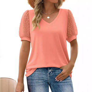 เสื้อยืดผู้หญิงสำหรับฤดูร้อน แขนตุ๊กตาฟูฟ่อง คอวี สีพื้น ทรงหลวม ยาว สไตล์หวาน ผ้าถัก - Product Image 3