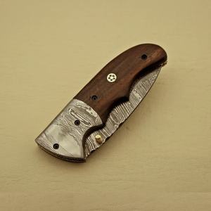 Cuchillo Plegable Hecho a Mano de Acero de Damasco con Punta Caída, Mango de Madera, Cuchillo de Bolsillo Personalizado para Camping, Caza, EDC, 58HRC, Logotipo Personalizado, 3 Años de Garantía - Product Image 4