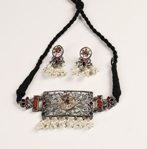 ชุดสร้อยคอโบฮีเมียนสีเงินออกซิไดซ์ พร้อมต่างหูหยดน้ำมุกและออนิกซ์ สำหรับเป็นของขวัญวันครบรอบแต่งงาน - Product Image 4