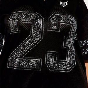 เสื้อเจอร์ซีย์อเมริกันฟุตบอลตาข่ายสีดำประดับเพชรเทียมสำหรับผู้หญิงสุดเทรนดี้ เสื้อโอเวอร์ไซส์สไตล์สตรีทแวร์  รับสั่งทำหมายเลขทีม  รับผลิตเสื้อผ้าทีมแบบ OEM  รับออเดอร์จำนวนมาก - Product Image 5