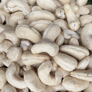 Nueces de Anacardo Crudas W180 de Alta Calidad, Aptas para Consumo, de Fábrica en Vietnam, Requisitos OEM ODM, Santigo - Product Image 1