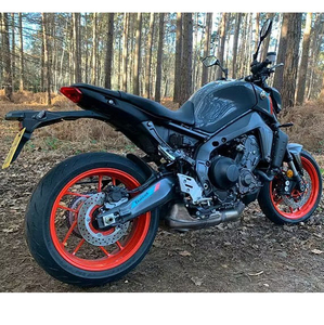 Motocicleta de Alto Rendimiento para Deporte, Yamaha MT 09 Usada, Experiencia de Conducción y Control Dinámico en Carretera - Product Image 4