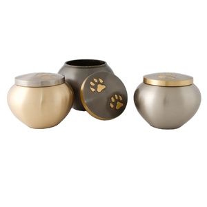 Urna Funeraria de Latón Estilo Americano Ecológica Odyssey, Acabado Plateado y Dorado, Duradera, Hecha a Mano, Set de Recuerdo para Cenizas Humanas - Product Image 2