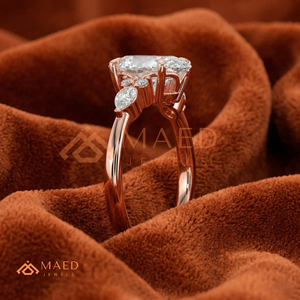 Anillo de Compromiso de Lujo con Moissanita de Corte Ovalado en Plata Chapada en Oro Rosa, con Detalle de Hoja, Elegante Joyería Nupcial para Boda, Aniversario o Fiesta - Product Image 2