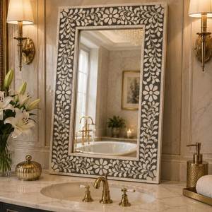 Grand miroir mural artisanal avec incrustations en os, meuble de luxe fait main pour chambre et salon, provenant d'Inde. - Product Image 4