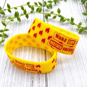 Pulsera pulsera de silicona en relieve con color de fábrica - Product Image 4