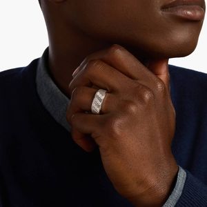 Bague pour homme en or blanc avec trois rangées de diamants brossés - Product Image 2