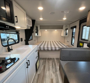 Remolques de Viaje Usados y Económicos Jayco Jay Flight SLX 175FQW BAJA Rvs 2024 2025 2026 Disponibles - Product Image 3