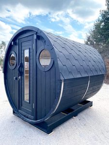 Sauna en bois noir avec toit en bardeaux d'asphalte, cabine de sauna <span class=keywords><strong>extérieure</strong></span> en cèdre pour 4 à 6 personnes avec fenêtres rondes - Product Image 1