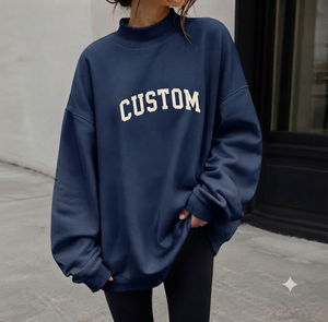 เสื้อสเวตเชิ้ตคอกลมสีม่วงทรงโอเวอร์ไซส์สำหรับผู้หญิง ผ้าฝ้าย 100% แขนยาวทรงดรอปโชว์เดอร์ พิมพ์ลายตัวอักษรตามสั่ง ใส่ได้ในฤดูใบไม้ร่วง คอเต่า - Product Image 5