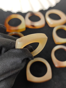 Bague artisanale en corne de buffle, bijou imposant et original, artisanat naturel - Product Image 4