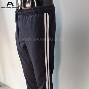 Pantalon noir pour homme en tissu de coton de qualité supérieure, confortable, respirant, durable, parfait pour les occasions décontractées, le bureau et l'usage quotidien. - Product Image 6