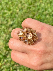 Anillo de aleación chapado en oro con racimo de diamantes en forma de flor y engaste de puntas, para mujer, estilo Hip Hop, Glam, para fiesta y boda, joyería, piedra de nacimiento de octubre - Product Image 4