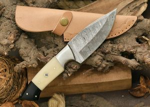 Cuchillo Skinner de Acero de Damasco Hecho a Mano, Grado Industrial, Afilado, con Punta Caída, Bolster de Acero Inoxidable y Mango de Hueso Color Camel, para Uso Exterior y EDC - Product Image 3