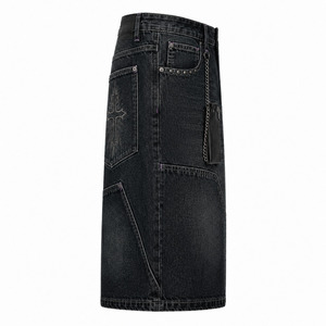 กางเกงยีนส์ขาสั้นผู้ชาย 88 Club Denim Jorts สีดำฟอกทรงหลวมสไตล์ฮิปฮอปสตรีทแวร์ พร้อมลายปักกางเขนแบบกอธิค ลายกราฟิกนกพิราบ และดีเทลโซ่ - Product Image 5