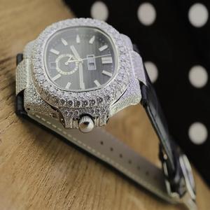 Reloj Personalizado Único para Hombre con Caja Cuadrada, Diamantes Moissanite, Esfera de Cronógrafo y Correa de Goma Negra, Precio al por Mayor - Product Image 6