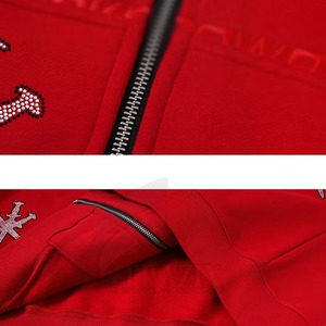 Sudadera con capucha roja para hombre, con cremallera, de forro polar, diseño de pedrería, corte regular, estilo urbano, tejida, transpirable, informal, para invierno - Product Image 4