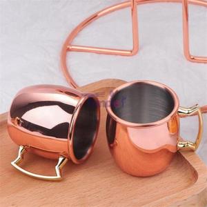 Mug élégant en cuivre avec une poignée robuste pour les boissons froides et les applications de service de boissons élégantes pour les restaurants au quotidien - Product Image 3