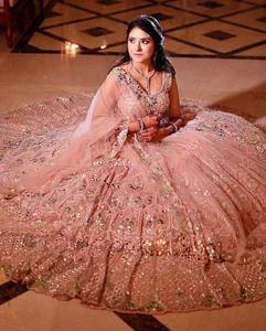 Lehenga Choli de Novia de Lujo con Bordado de Espejo Rosa para Mujer, Lehenga de Boda Rosa Pastel de Diseñador con Bordado Intenso - Product Image 3
