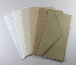 Carte de vœux personnalisée professionnelle, enveloppe cadeau, papier recyclé fait main, 250 g/m², bord festonné, avec enveloppe assortie - Product Image 5
