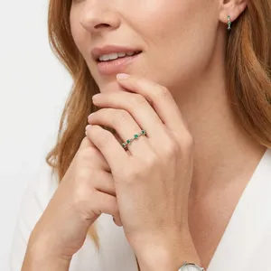 Bague minimaliste fantaisie en diamant pour femme, plaquée or, de luxe, avec diamant de laboratoire, bijoux de mode pour tous les jours - Product Image 1