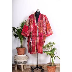 Bata de seda Kantha de la mejor calidad, chaqueta larga de patchwork, kimono de seda para mujer, bata de novia, kimono acolchado para dormir - Product Image 1