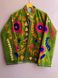 Chaqueta de Mujer con Bordado Suzani de Pavo Real en Colores Vibrantes, Estilo Boho Chic, Prenda Exterior Artística para Damas - Product Image 2