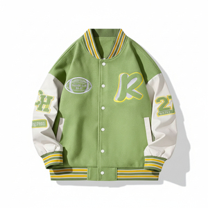 Chaqueta Letterman Verde con Bordado, Estilo Preppy Unisex, Chaqueta de Béisbol con Logo K, Mangas a Rayas, Corte Regular, Ropa de Invierno - Product Image 1