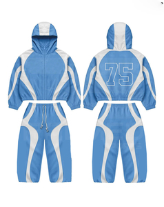Chándal con capucha y cremallera de manga larga en bloques de color azul y blanco, y pantalones con cordón, chándal impermeable para hombre. - Product Image 1