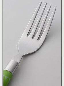 Ensemble de couverts modernes en acier inoxydable avec manches en plastique vert, compatibles lave-vaisselle, pour le camping et l'extérieur - Product Image 2