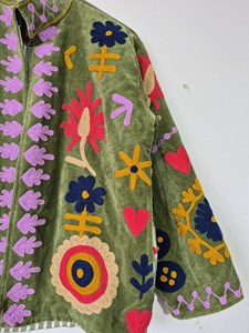 Handmade Green <b>Velvet</b> Suzani Embroidered <b>Jacket</b> with Floral Heart Pattern Full Sleeve Stand Collar <b>Women's</b> Winter Outerwear - Product Image 6