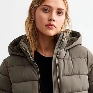 Veste matelassée de haute qualité pour femmes avec impression de logo personnalisé, respirante, matelassée, pour l'hiver, avec traitement tricoté - Product Image 6