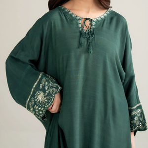 Elegante Vestido Maxi Verde con Bordado, Mangas Acampanadas, Cuello Redondo, Corte Holgado y Discreto, Vestido de Gasa Estilo Imperio para Todas las Temporadas - Product Image 6