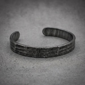 Bracelet manchette en acier Damas forgé à la main |   Bracelet Viking martelé, Bague nordique en forme de lune, Bague d'engagement, Cadeau pour lui - Product Image 4