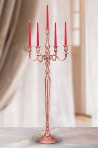 Grand candélabre sur pied en aluminium fait main, tendance, pour la décoration intérieure, idéal comme centre de table pour Noël et les mariages - Product Image 2