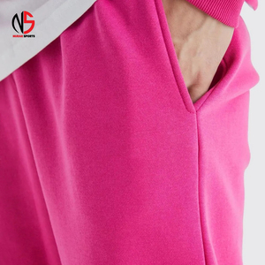 Ensemble de survêtement polaire rose à capuche et col montant pour homme, coupe droite, longueur intégrale, avec poches latérales – Survêtement homme chez Nurak 2026 - Product Image 5