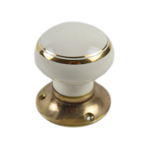 Cuchara Decorativa de Latón Brillante con Diseño de Concha y Acabado Dorado, Ideal para Decoración de Mesa - Product Image 3