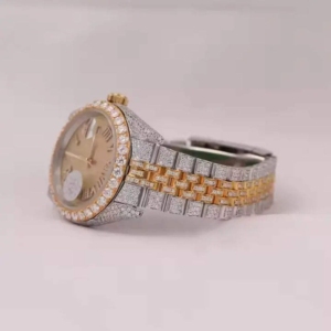 Reloj de Lujo con Diamantes Moissanite para Hombre, Diseño Único, Resistente a los Arañazos, Correa de Acero Inoxidable, para Uso Diario, en Venta - Product Image 3