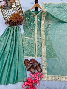 Conjunto Sharara de Seda Bordada Verde con Dupatta, Traje Tradicional Pakistaní para Bodas y Fiestas - Product Image 3